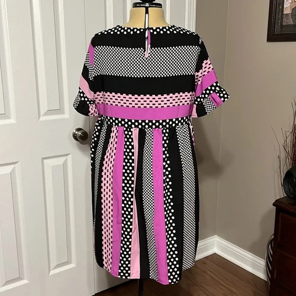 Super cute short sleeve baby style dress! - Picture 3 of 4